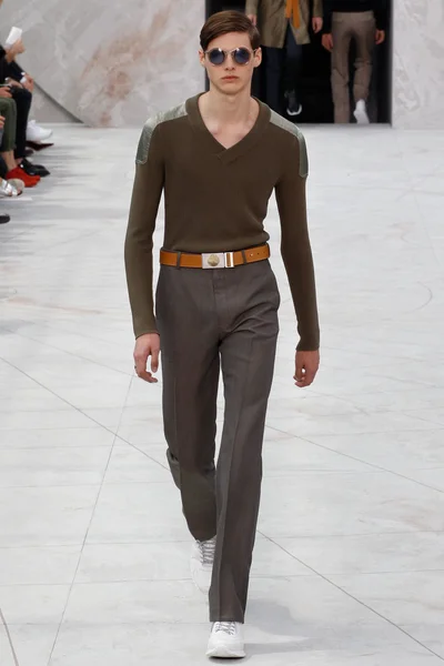 Look 24